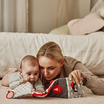 Canpol babies plišana igračka knjiga Contrast 68/081-5 Canpol babies plišana igračka knjiga Contrast 68/081-5