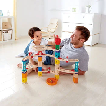 Hape drvena konstrukcija za igru sa klikerima 003063-1 Hape drvena konstrukcija za igru sa klikerima 003063-1