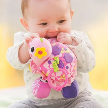 Infantino plišana zvečka Sparkle 115046-1 Infantino plišana zvečka Sparkle 115046-1