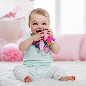 Infantino plišana zvečka Poni 115048-1 Infantino plišana zvečka Poni 115048-1