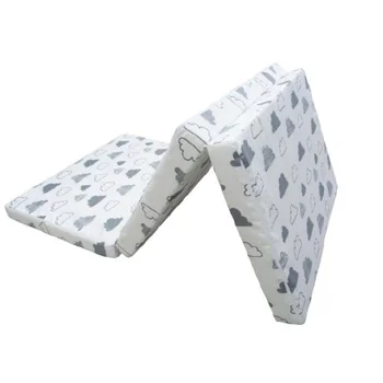 Kikka Boo sklopivi dušek Fluffy Clouds za prenosivi krevetac Kikka Boo sklopivi dušek Fluffy Clouds za prenosivi krevetac